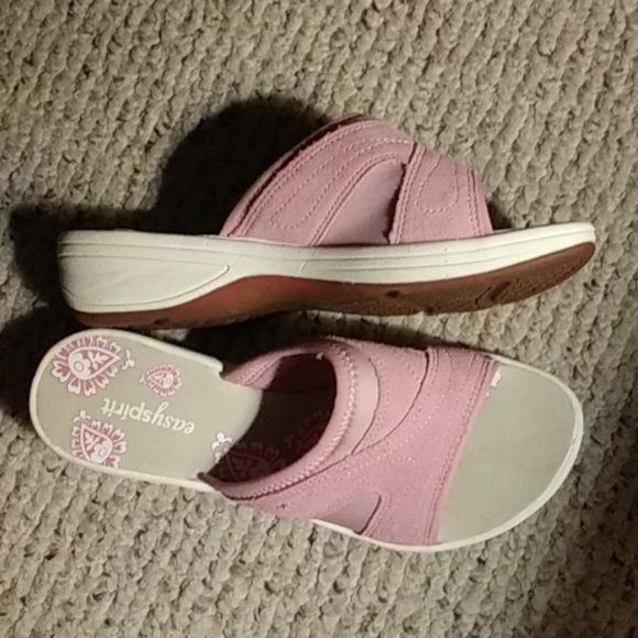 Shoes - Picture 2 of 5